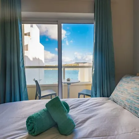 Qawra - Modern 2 Bedroom Seaside Lejlighed