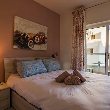 Qawra - Modern 2 Bedroom Seaside Lejlighed *