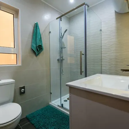 Qawra - Modern 2 Bedroom Seaside