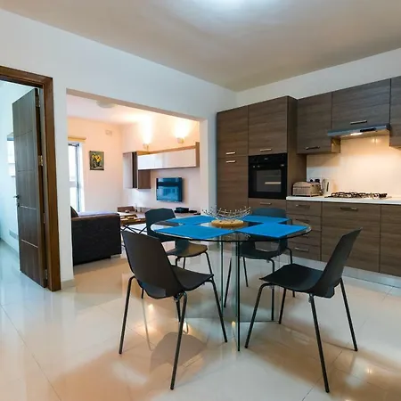 Qawra - Modern 2 Bedroom Seaside St. Paul's Bay