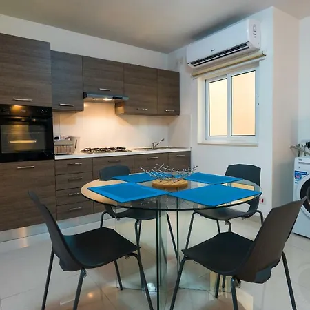 Daire Qawra - Modern 2 Bedroom Seaside *