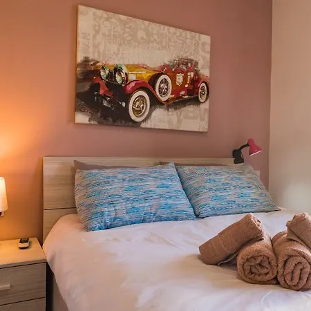 Qawra - Modern 2 Bedroom Seaside Daire